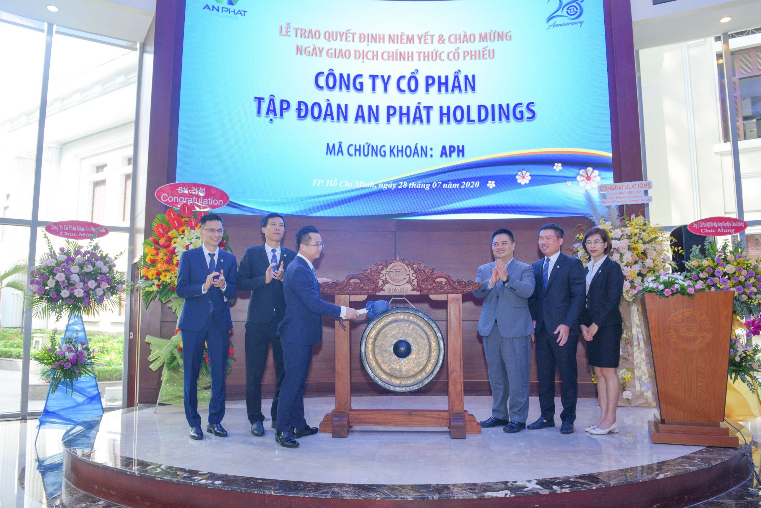 132,6 TRIỆU CỔ PHIẾU APH CỦA TẬP ĐOÀN AN PHÁT HOLDINGS CHÍNH THỨC NIÊM YẾT VÀ GIAO DỊCH TRÊN SÀN HOSE