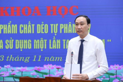 Thạc sĩ Phùng Khánh Tài, Phó Chủ tịch Uỷ ban Trung ương Mặt trận Tổ quốc Việt Nam phát biểu khai mạc và báo cáo đề dẫn Hội thảo