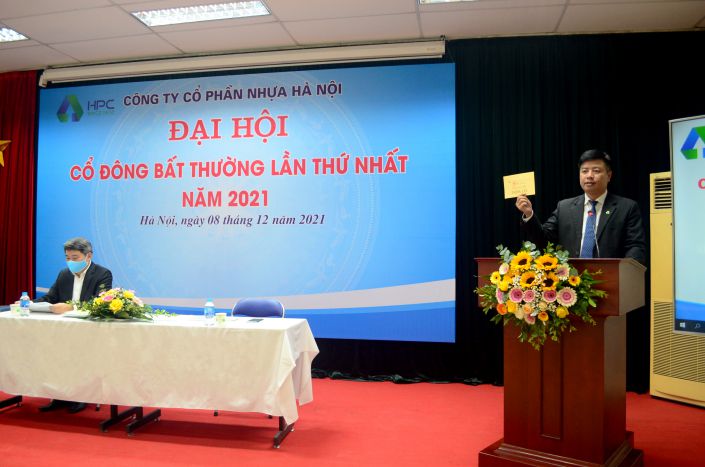 Ông Bùi Minh Hải – Chủ tịch HĐQT CTCP Nhựa Hà Nội phát biểu tại Đại hội