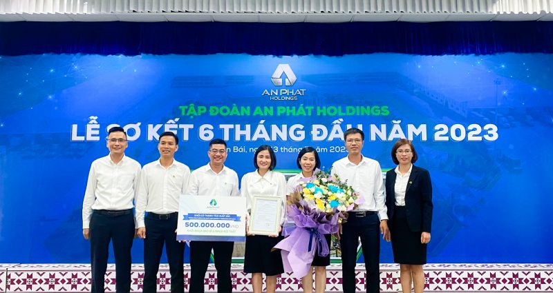 An Phat Holdings' Half-year Review Ceremony: Achieving positive business results