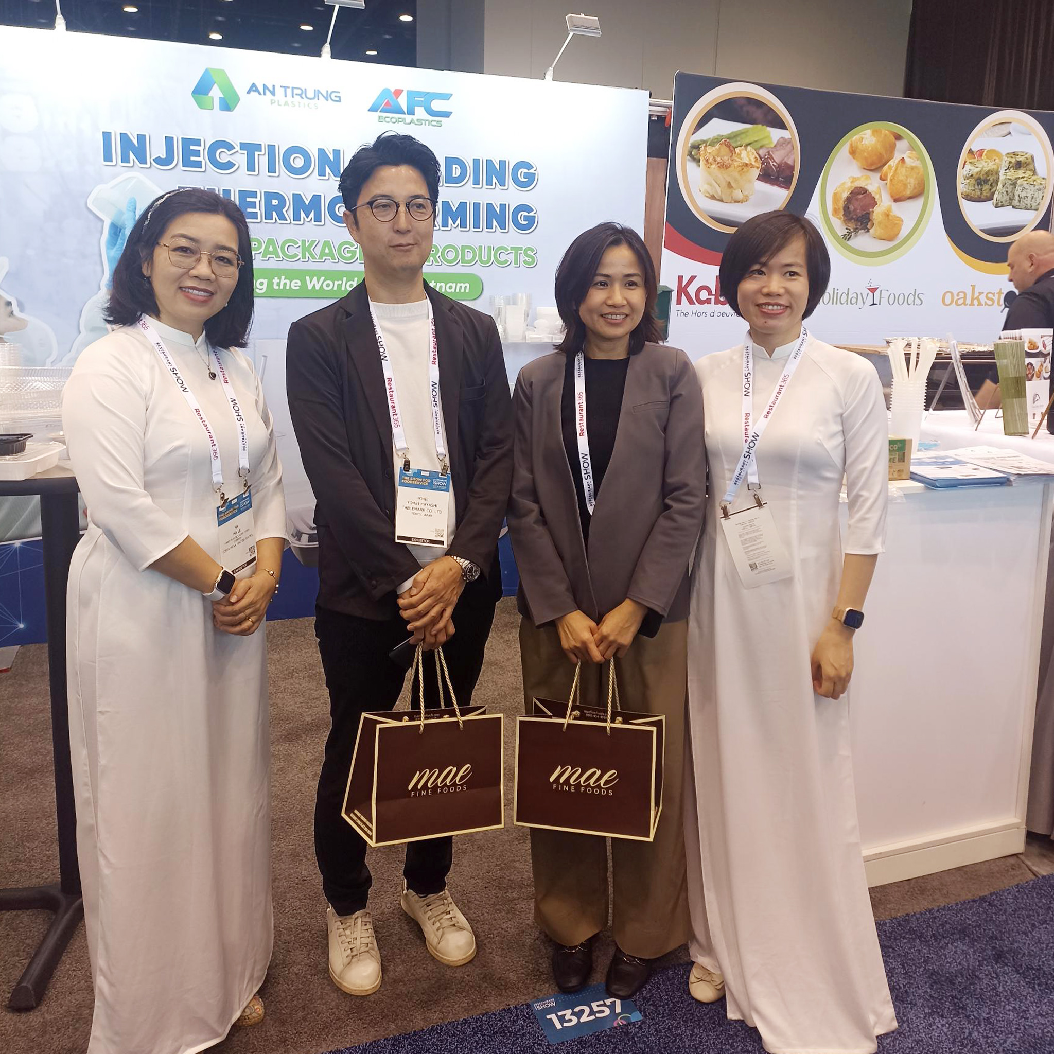 Gian hàng của Nhựa Hà Nội tại National Restaurant Association Show 2025 