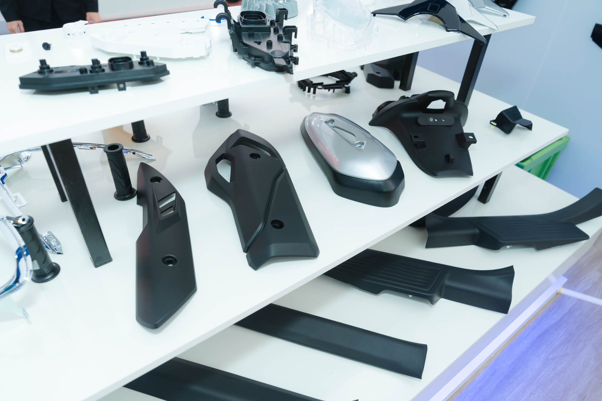 Từ nhà sản xuất linh kiện nhựa kỹ thuật hàng đầu, Nhựa Hà Nội hướng đến cung cấp giải pháp toàn diện phục vụ khách hàng toàn cầu.